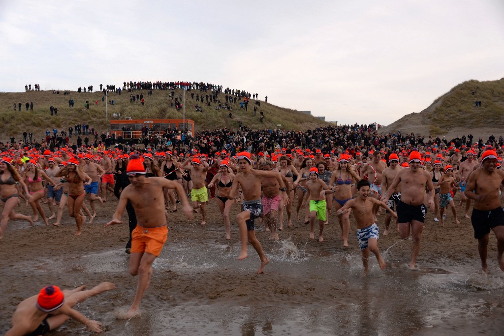 ../Images/Nieuwjaarsduik Nederzandt 2016 020.jpg